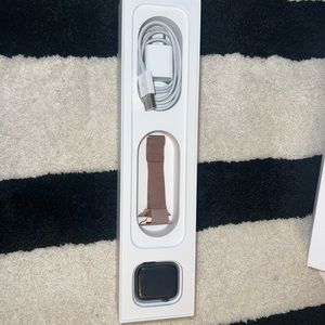 Apple Watch Series 5 in Black 40mm